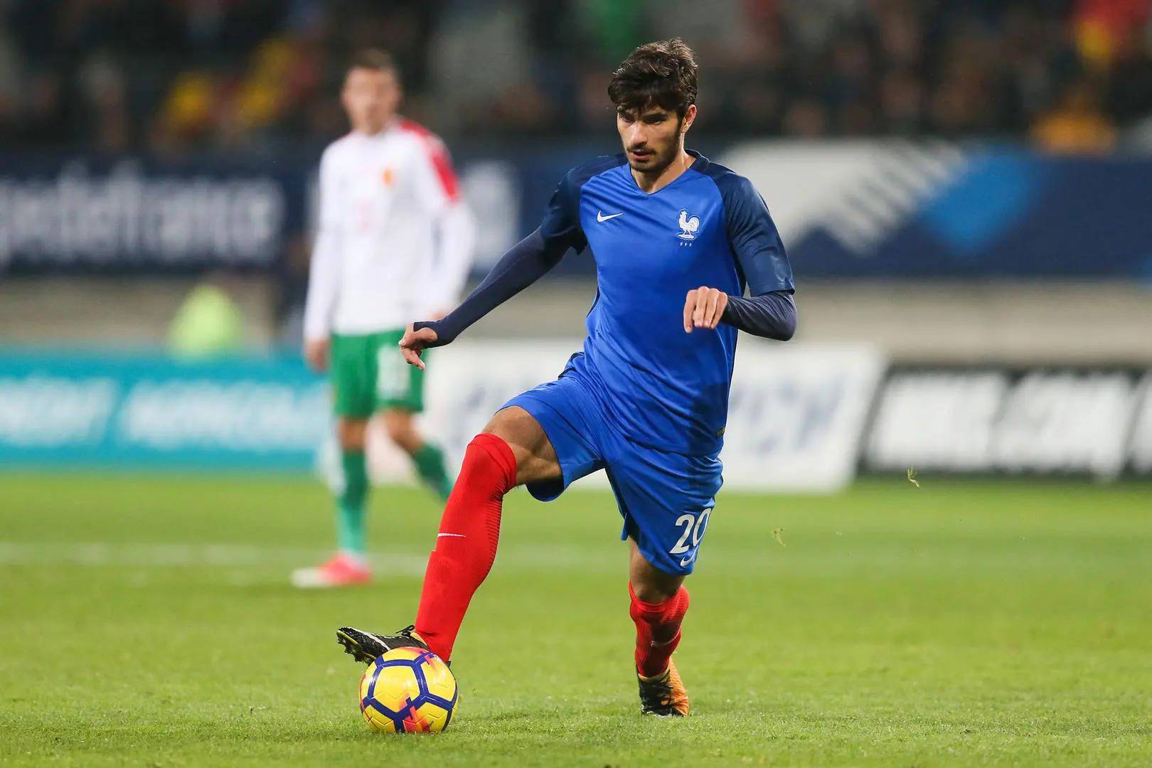 今晚法兰克福备战法甲，单刀错失细节曝光，引发热议，身体对抗强度拉满的简单介绍