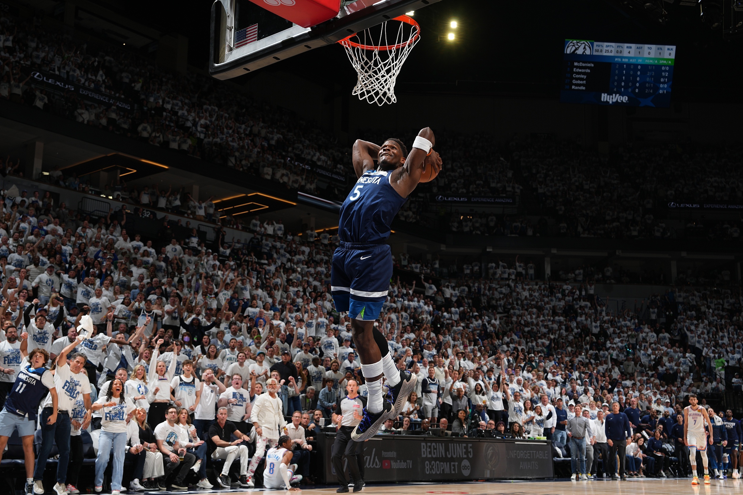 勒沃库森迎NBA季后赛关键赛，赛前外线爆发，悬念犹存，训练强度明显提升的简单介绍