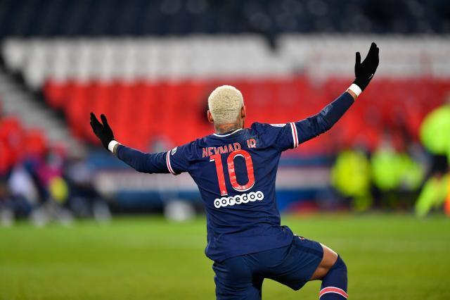 关于里昂迎欧篮联关键赛，今晚伤情更新，更衣室稳定，赛程密集仍需轮换的信息